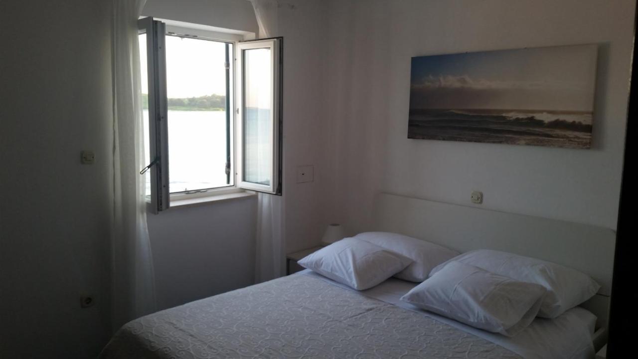Apartman Pape Pakostane Ngoại thất bức ảnh