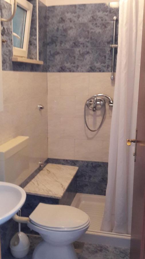 Apartman Pape Pakostane Ngoại thất bức ảnh